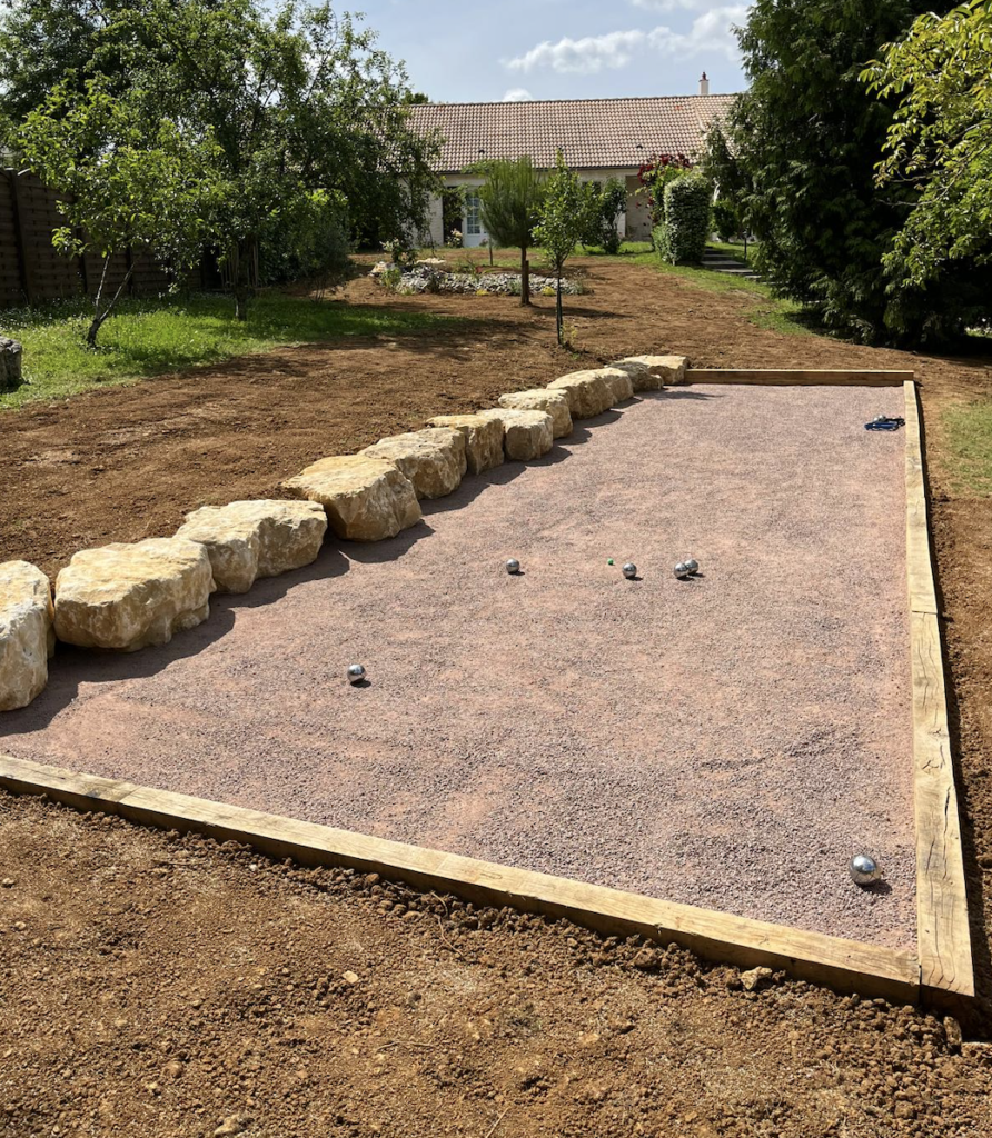 Terrain de pétanque au jardin VFE Paysage Niort